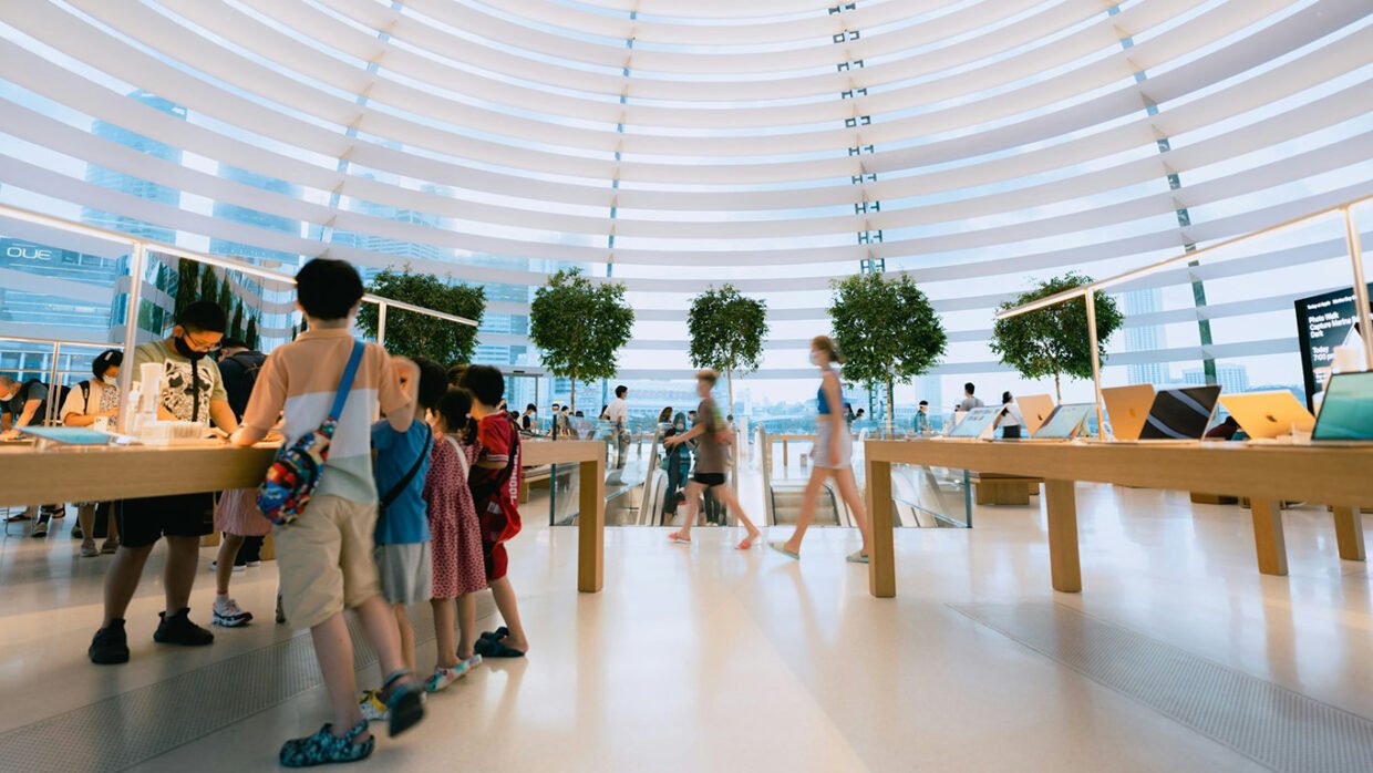 Apple store buy hero